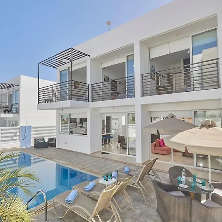 In Mit Geraeumigem Garten By Interhome Holiday home