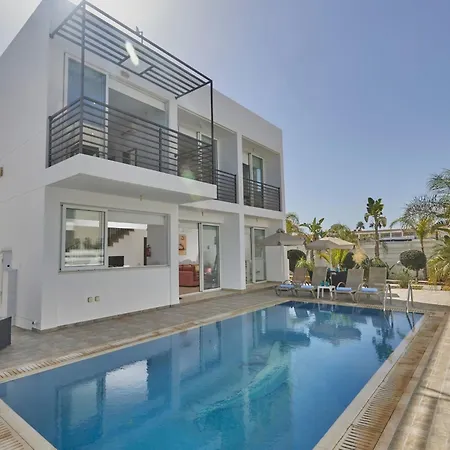 In Mit Geraeumigem Garten By Interhome Holiday home *