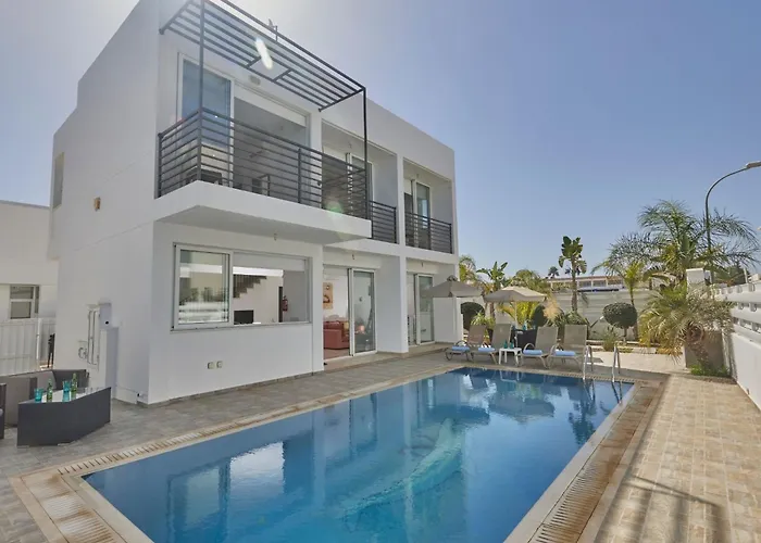 In Mit Geraeumigem Garten By Interhome Holiday home *