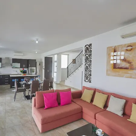 Prázdninový dům In Mit Geraeumigem Garten By Interhome