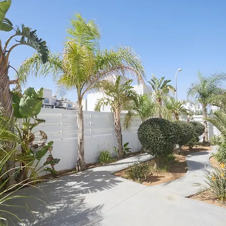 In Mit Geraeumigem Garten By Interhome Casa de Férias Paralimni