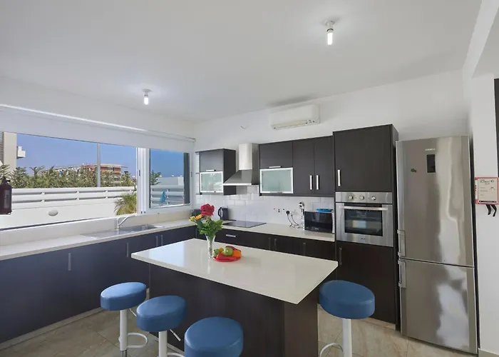 In Mit Geraeumigem Garten By Interhome * Paralimni