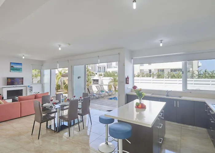 Prázdninový dům In Mit Geraeumigem Garten By Interhome